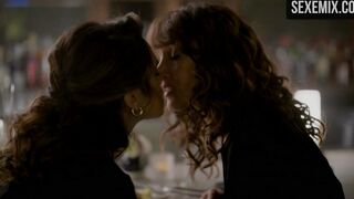 Sepideh Moafi Cafe Kiss – Das L-Wort: Generation Q