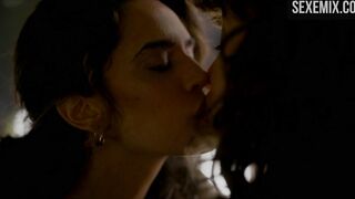 Sepideh Moafi Cafe Kiss – Das L-Wort: Generation Q