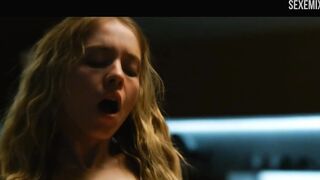 Sydney Sweeney Brüste, Cowgirl-Sex in - The Voyeurs