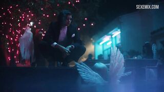 Zendaya Haight, Hunter Schafer si bacia sott'acqua - Euphoria