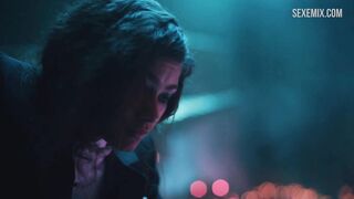 Zendaya Haight, Hunter Schafer si bacia sott'acqua - Euphoria