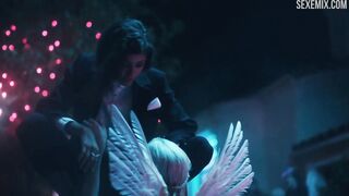 Zendaya Haight, Hunter Schafer si bacia sott'acqua - Euphoria