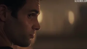 Escena de sexo de bartender de Elizabeth Lail en You