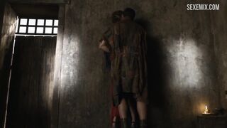 Lucy Lawless fait l'amour dans la salle des gladiateurs à - Spartacus