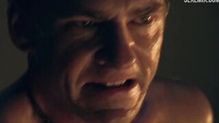 Секс рабыня Бонни Свин Груди Сцена в Спартаке