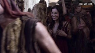 Cena sexy dos seios de Luna Rioumina em Spartacus