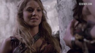 Cena sexy dos seios de Luna Rioumina em Spartacus