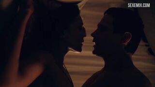 Scène de sexe sexy de Jenna Lind dans Spartacus