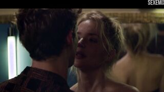 Sibyl'deki tuvalet sahnesinde Virginie Efira mastürbasyonu