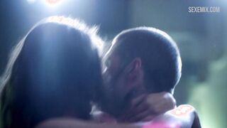 Femme Fatales'deki Kit Willesee Mutfak Seks Sahnesi