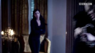 Anya Monzikova und Carlee Baker Dreierszene in Femme Fatales