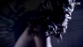 Anya Monzikova und Carlee Baker Dreierszene in Femme Fatales