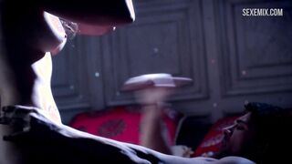 Anya Monzikova und Carlee Baker Dreierszene in Femme Fatales