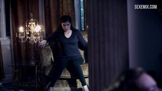 Anya Monzikova und Carlee Baker Dreierszene in Femme Fatales