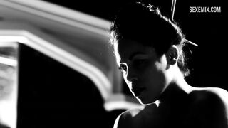 Femme Fatales'deki Daphne Duplaix erotik sahnesi