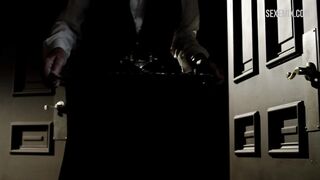 Scena lesbica in - Femme Fatales