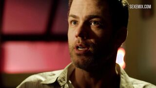 Tina Casciani, Femme Fatales'teki erkek sahnesini baştan çıkarıyor