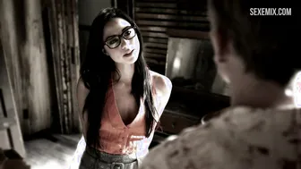 Scena erotica del seno di Melissa Paulo in Femme Fatales