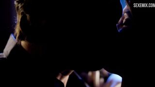 Scena sexy del seno di Tiffany Brouwer in Femme Fatales