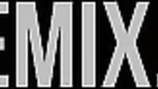 Никки Гриффин Сцена секса в лифте в фильме «Роковые женщины»