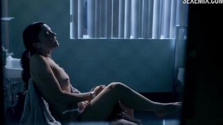 Janelle Marra leckte die Muschi-Szene in „Femme Fatales“