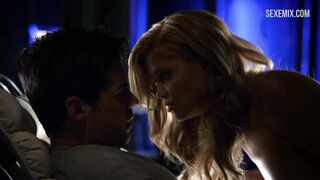 Горячая грудь Бетси Рю, сцена в стиле собачки в Femme Fatales