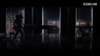 Man Carrying Nude Dakota Johnson, scene in Fifty Shades of Grey