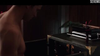 Связанная Дакота Джонсон трахается в постели, сцена из фильма Пятьдесят оттенков серого