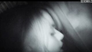 Isidora Simijonovic kamerada seks, Klip'teki sahne