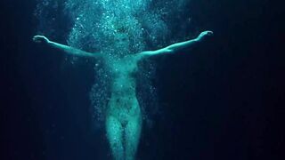 La migliore scena di nudo di Rebecca Romijn in Femme Fatale