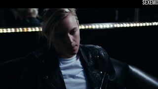 Andrea Stefancikova грудь, Лесбийская сцена в Below Her Mouth