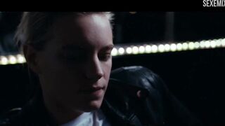 Andrea Stefancikova грудь, Лесбийская сцена в Below Her Mouth