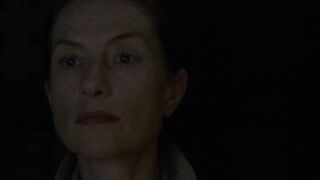 Изабель Юппер смотрит порно, сцена Учительница по фортепиано