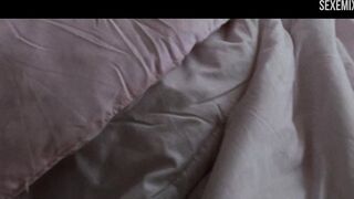 Натали Портман мастурбирует в постели, сцена в фильме Черный лебедь