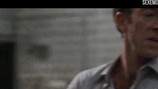 Сцена поцелуя Натали Портман в фильме Черный лебедь