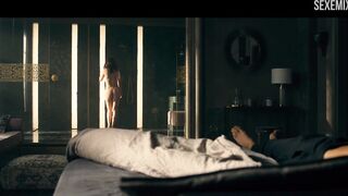 Anna Maria Sieklucka Göğüsleri, 365 Günde Soyunma Sahnesi / Dni