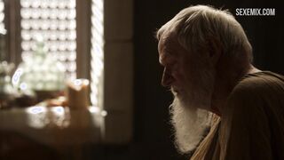 Эсме Бьянко моет свою киску, сцена в Игре престолов