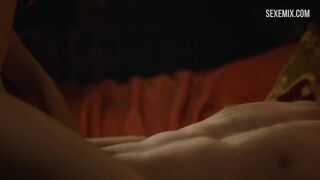 Carice van Houten vaquera, escena de Juego de Tronos