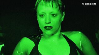 Sook-Yin Lee si masturba nell'acqua, scena di Shortbus