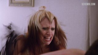 Sook-Yin Lee se masturba em um banco, cena em Shortbus