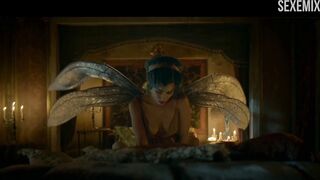 Cowgirl Karla Crome sexe en vol, scène dans Carnival Row