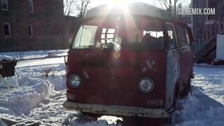 Laura Wiggins sexo cowgirl no carro, cena em Shameless