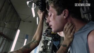 Levy Tran Sex cowgirl em uma motocicleta, cena em Shameless