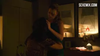 Jennifer Beals y Laurel Holloman Sexo durante una fiesta - The L Word