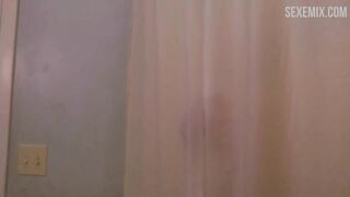 Scarlett Davis zeigte ihre Brüste unter der Dusche, Szene in #FollowMe