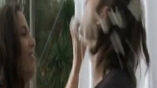 Seni di Elisa Tovati, Scena erotica a 99 franchi