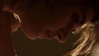 Labina Mitevska posizione di equitazione molto bella, scena nel film 9:06