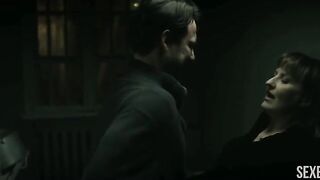 Monika Dorota nos mostra seus lindos peitos pressionados contra o vidro, cena em O Anjo Poderoso