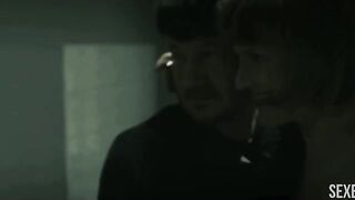 Monika Dorota nos mostra seus lindos peitos pressionados contra o vidro, cena em O Anjo Poderoso