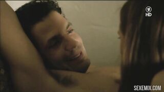 Sesso con Nadeshda Brennicke, scena sexy in 8 Uhr 28